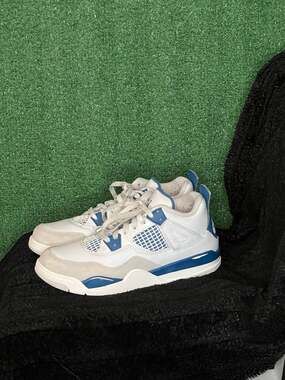 Nike Air Jordan 4 Retro Military Blue GS Size 2.5Y